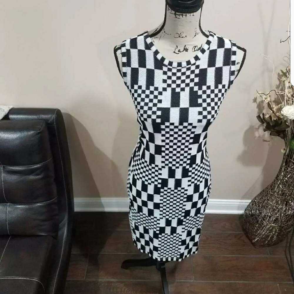 * SOLD * - Picture 4 of 6